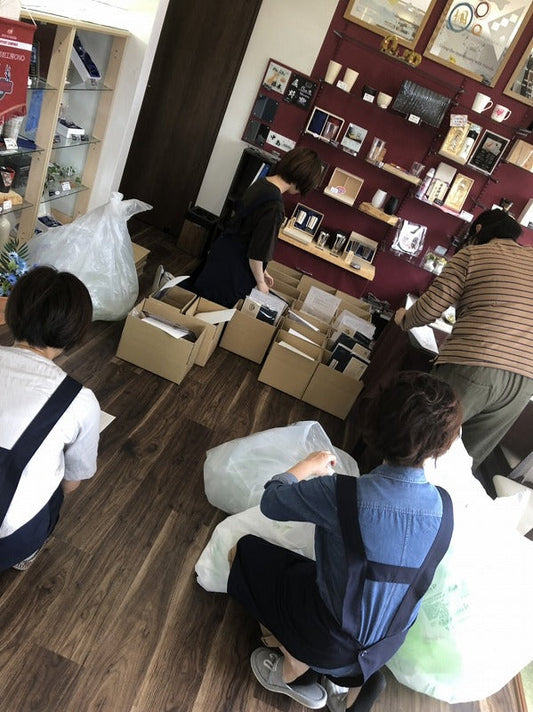工房 店内 母の日 出荷準備