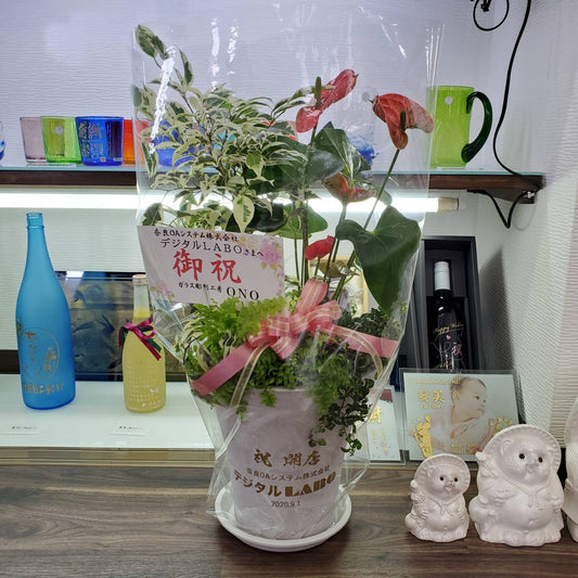 開店祝いに植木鉢の彫刻はいかがですか？
