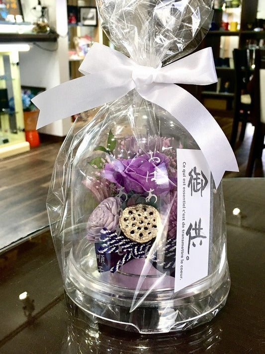 お供え用に、メッセージと名前を彫刻。