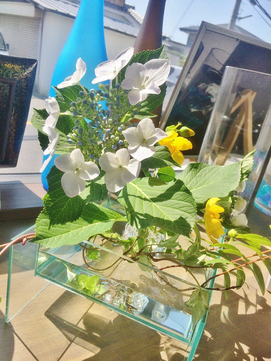 お客様からお花のプレゼントをいただきました。