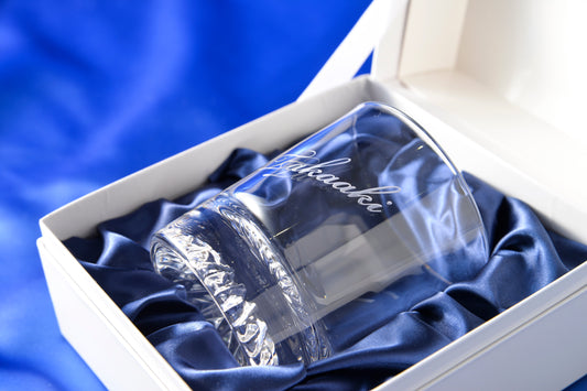 【結婚式シーズン♪】席札ロックグラス