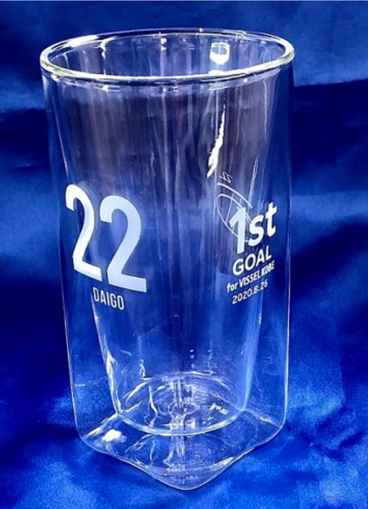 ヴィッセル神戸 西大伍選手の初ゴール記念グラスを作らせて頂きました